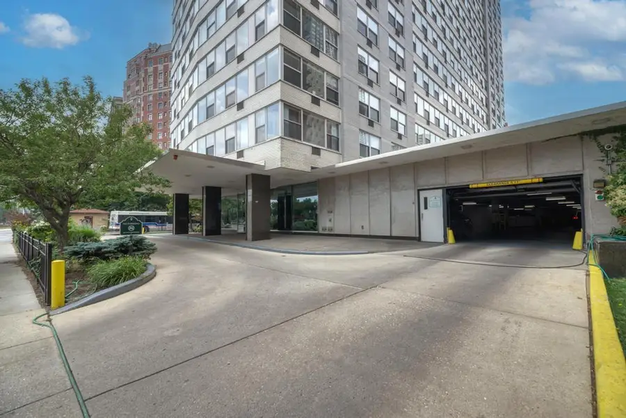 3900 N Lake Shore Drive #12E, Chicago, IL 60613 - #2