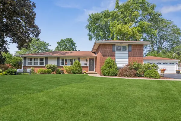 1041 Longmeadow Drive, Glenview, IL 60025