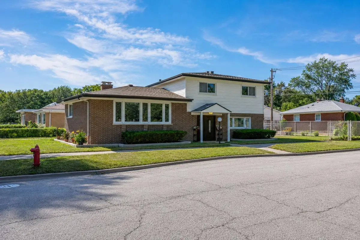 7600 Lowell Avenue, Skokie, IL 60076 - #1