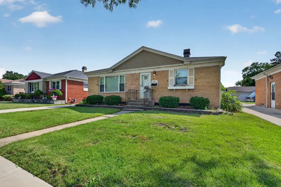 1621 Boeger Avenue, Westchester, IL 60154 - #2