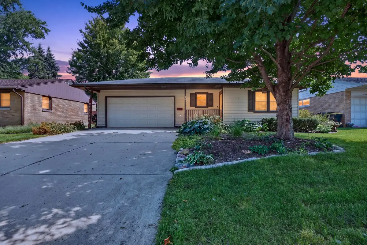 1204 Searle Drive, Normal, IL 61761 - #1