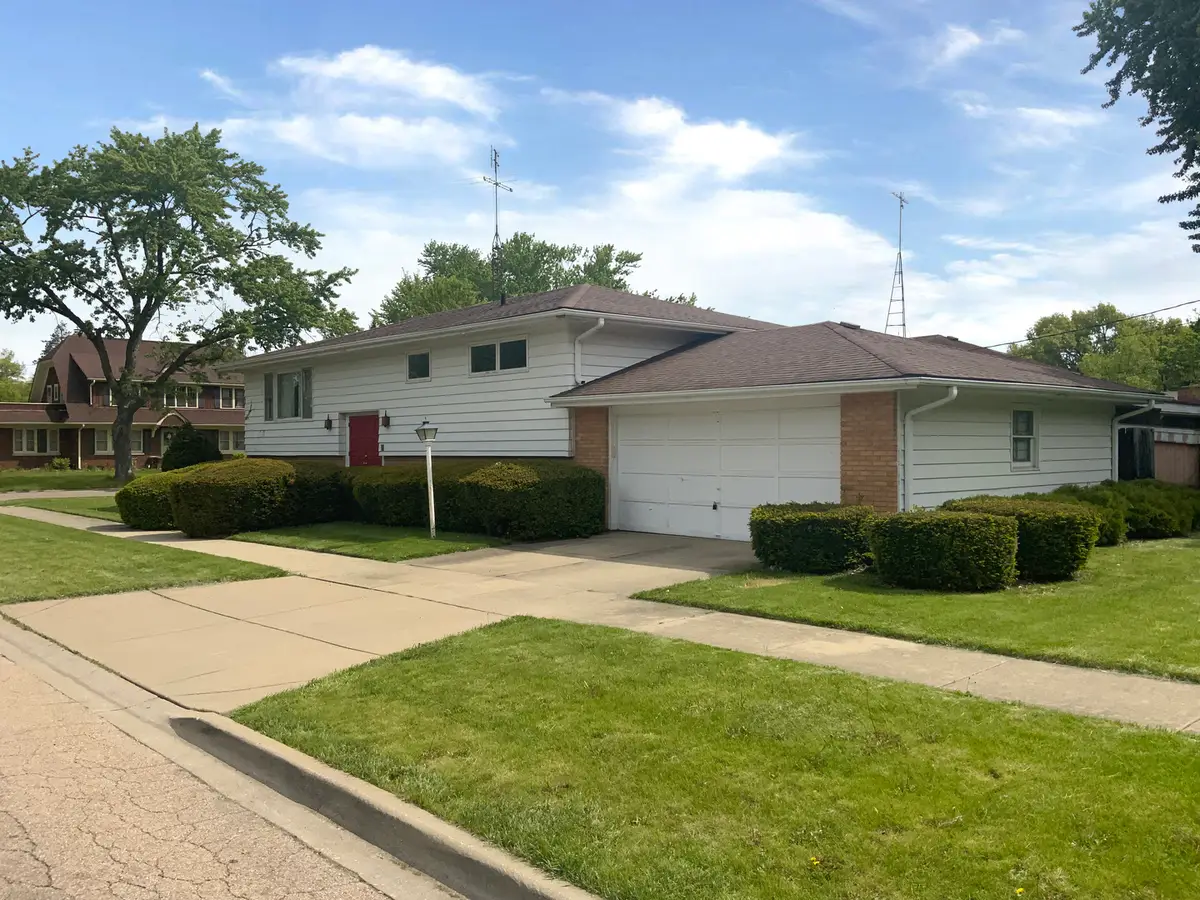 747 Palace Street, Aurora, IL 60506 - #1