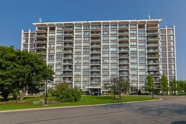 8815 Golf Road #8C, Niles, IL 60714