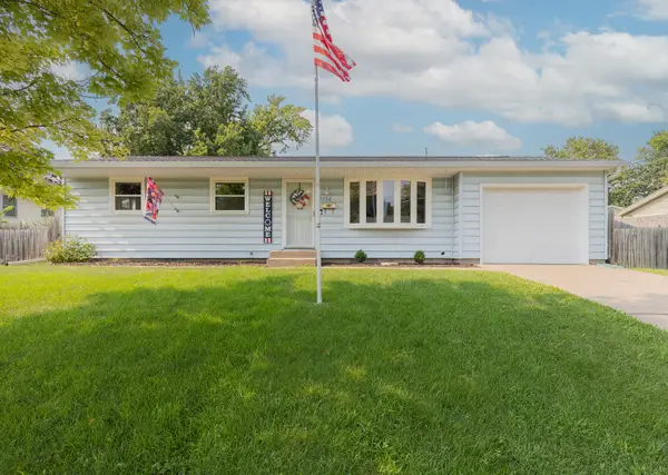 1114 Hillside Drive, Bettendorf, IA 52722