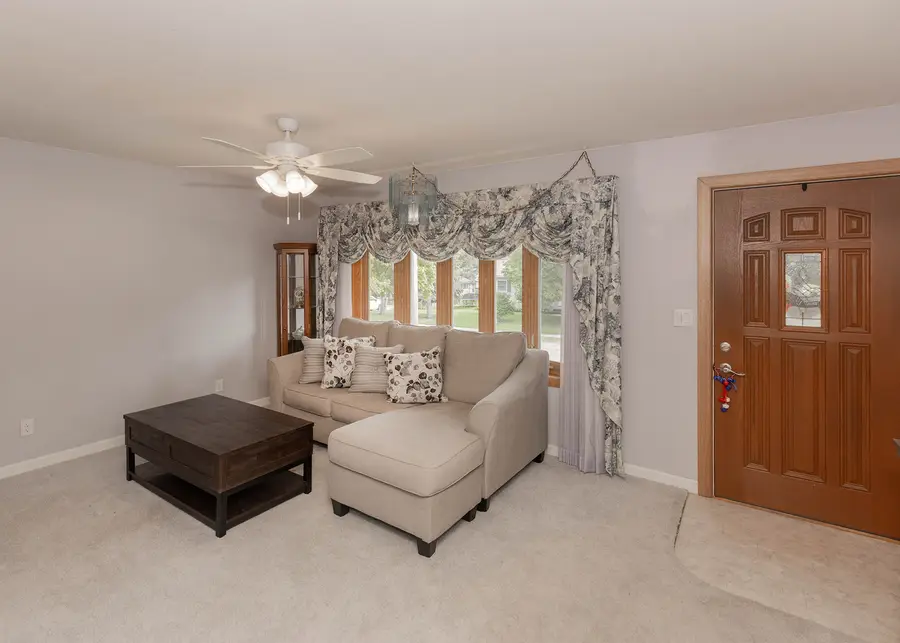 1114 Hillside Drive, Bettendorf, IA 52722 - #3