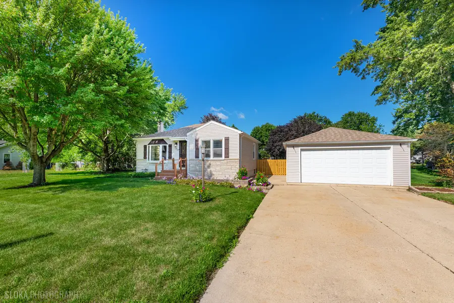 380 Charlotte Avenue, Crystal Lake, IL 60014 - #3