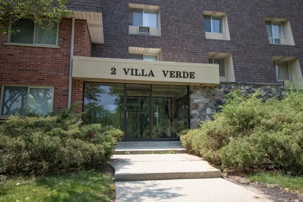 2 Villa Verde Drive #113, Buffalo Grove, IL 60089