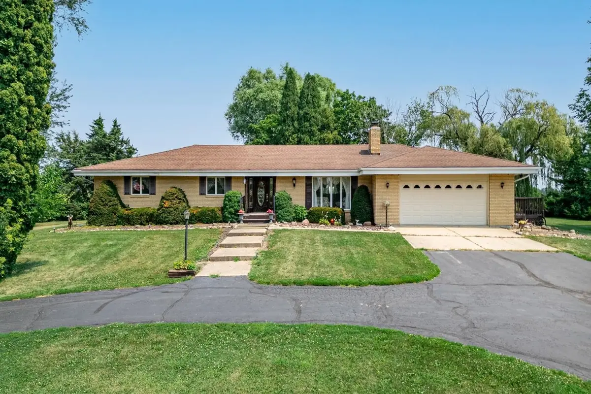 8251 N Quail Ridge Road, Leaf River, IL 61047 - #1