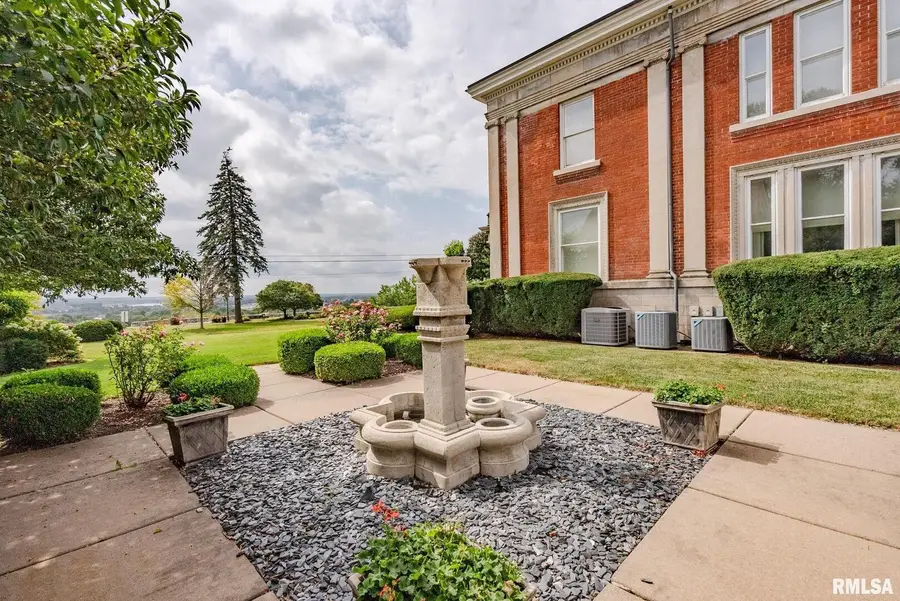 1446 Clay Street, Davenport, IA 52804 - #3