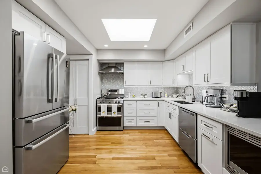 7200 N Ridge Boulevard #4G, Chicago, IL 60645 - #3
