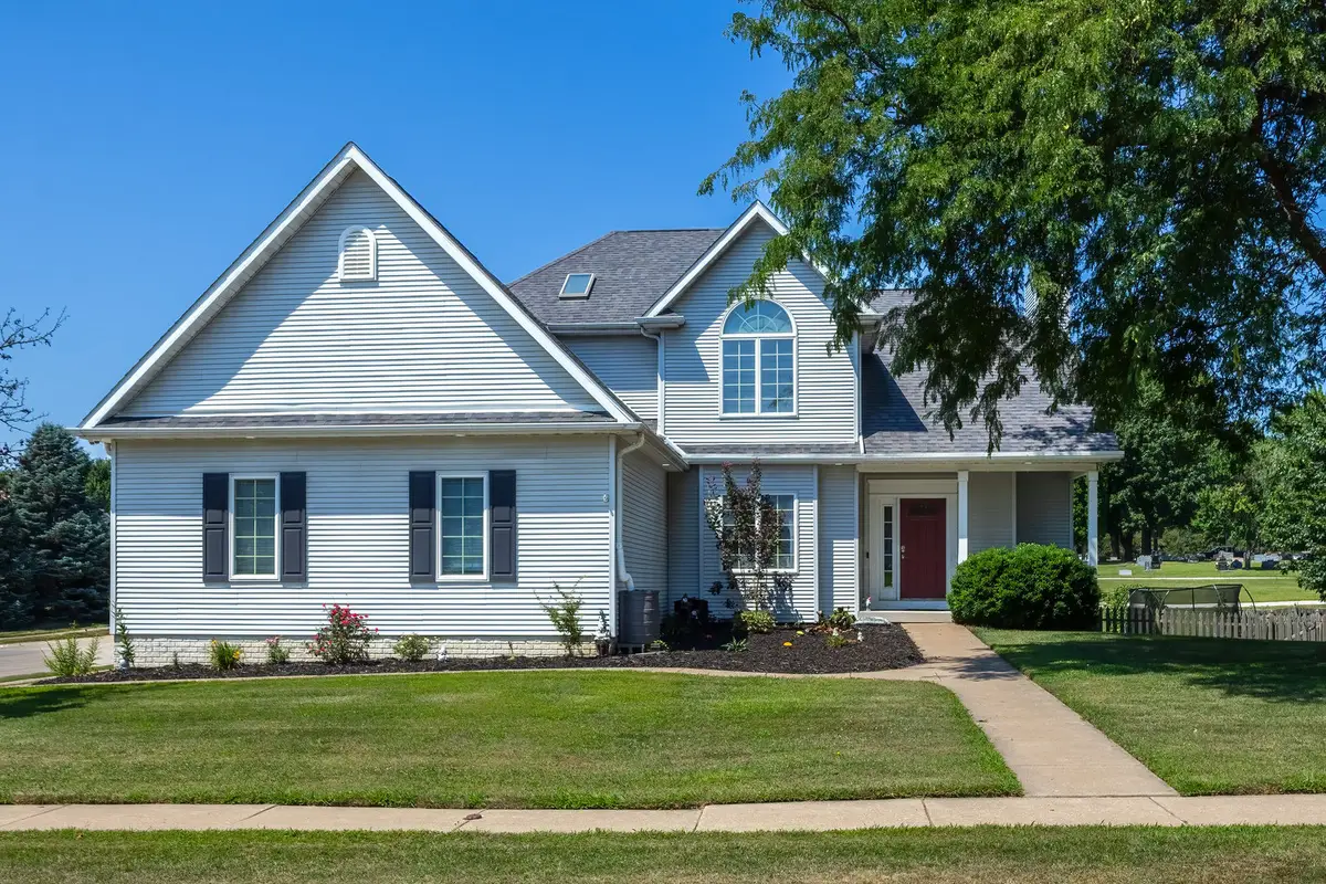 1209 Iowa Drive, Le Claire, IA 52753 - #1