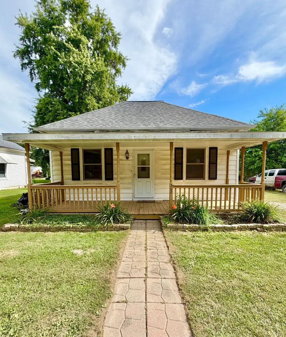 302 E Jackson Street, Saybrook, IL 61770 - #1