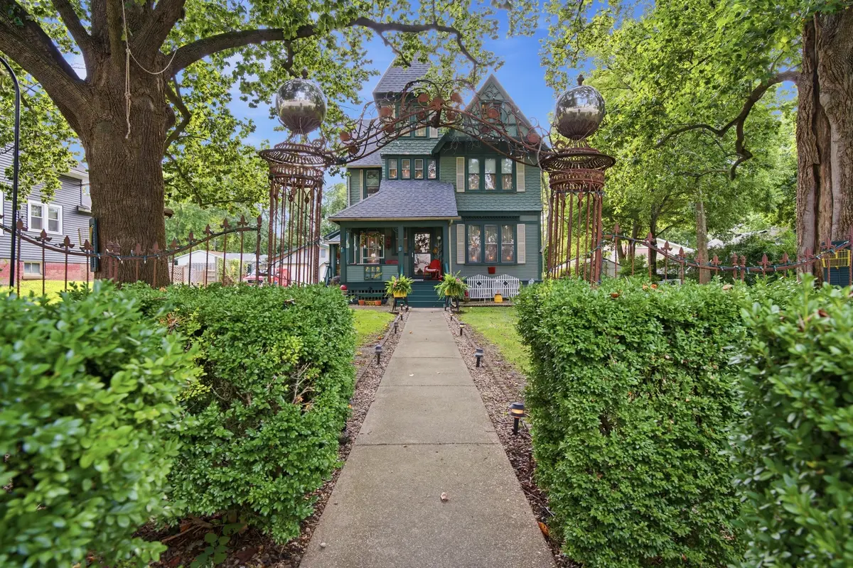 719 N Center Street, Clinton, IL 61727 - #1