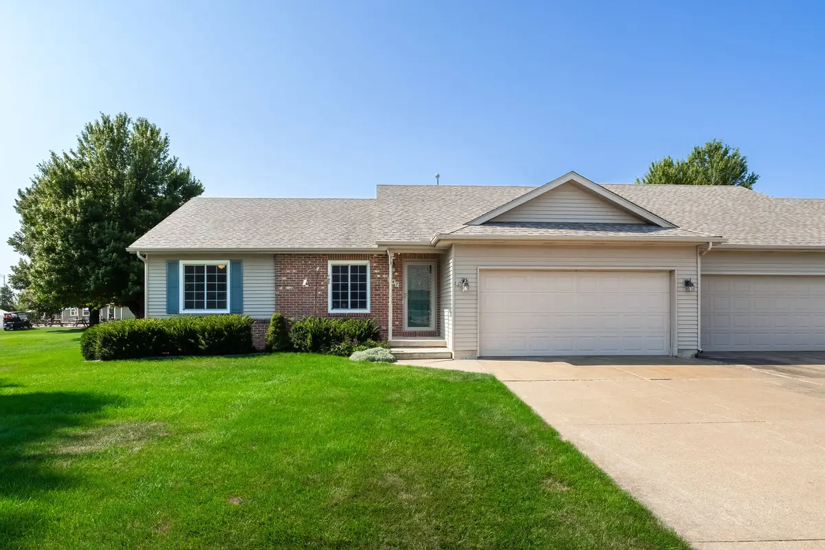 347 Country Club Court, Eldridge, IA 52748 - #1