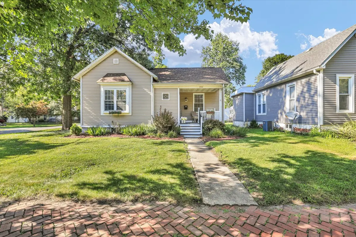 200 E Houghton Street, Tuscola, IL 61953 - #1