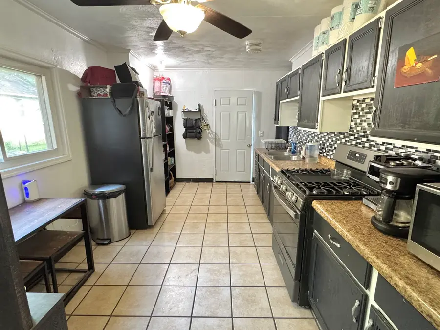 2013 Chestnut Avenue, Sterling, IL 61081 - #2