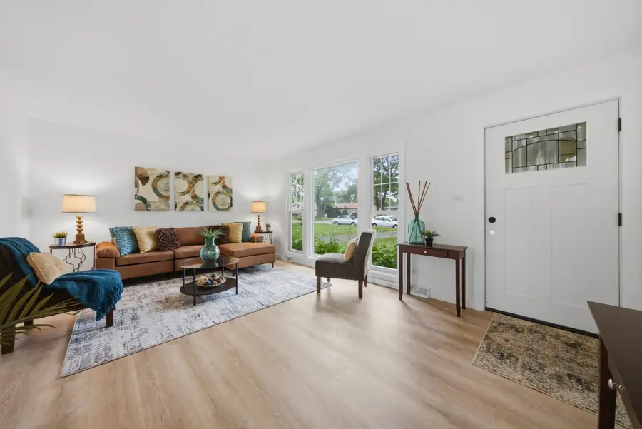 364 N Bierman Avenue, Villa Park, IL 60181 - #3