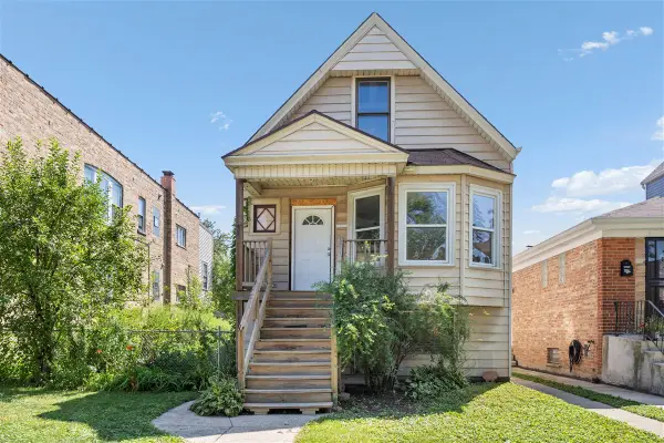 3323 N Hamlin Avenue, Chicago, IL 60618