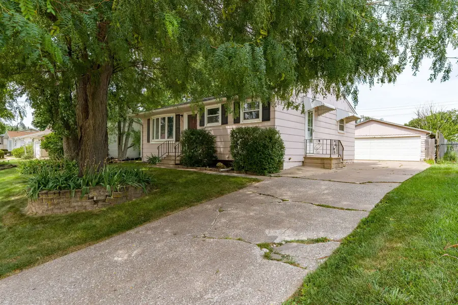 365 34th Avenue, East Moline, IL 61244 - #2