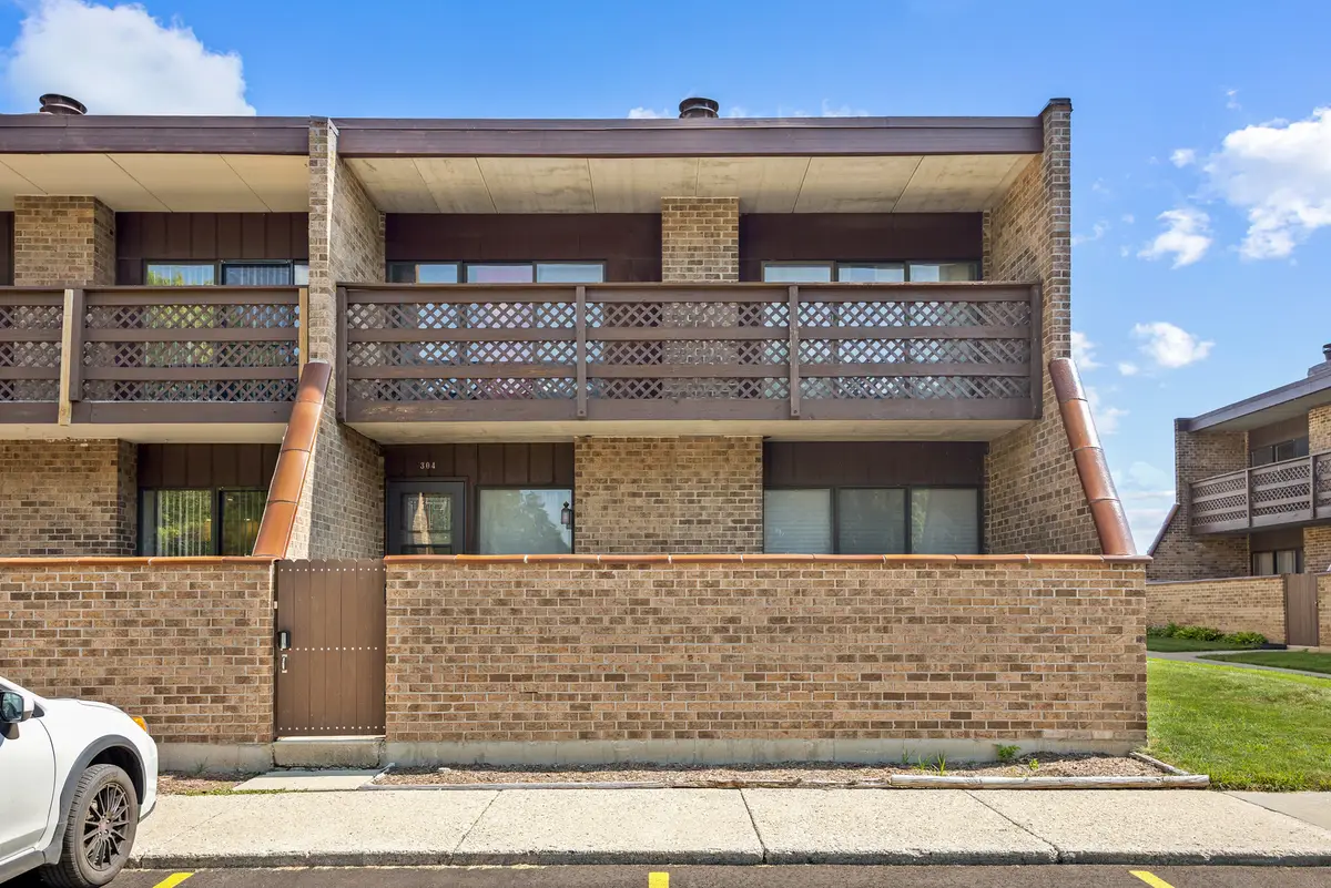 304 Kenneth Circle, Elgin, IL 60120 - #1