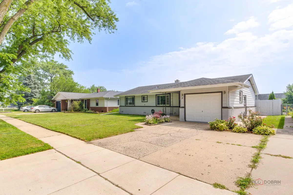 5 Wildwood Road, Elk Grove Village, IL 60007 - #1