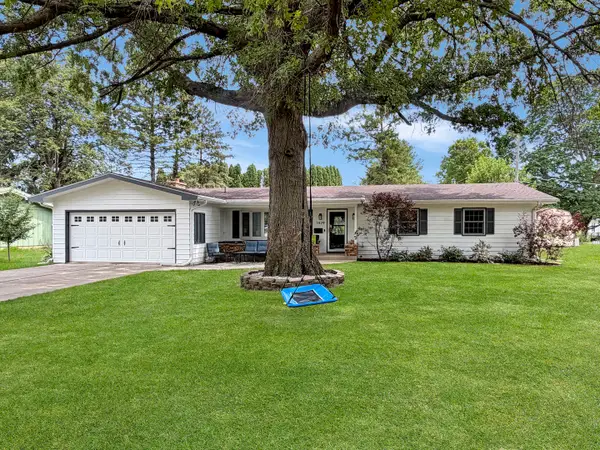 1429 Bolkinwood Drive, Freeport, IL 61032