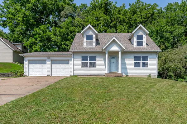 1148 Valley Drive, Riverdale, IA 52722