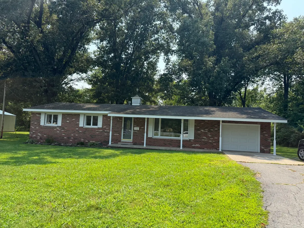 715 State Street, Eldorado, IL 62930 - #1