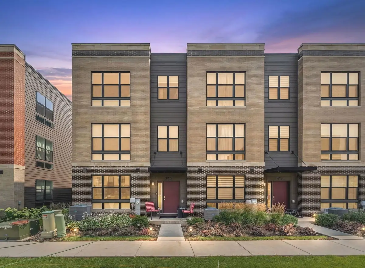 323 Summit Circle, Lombard, IL 60148 - #1