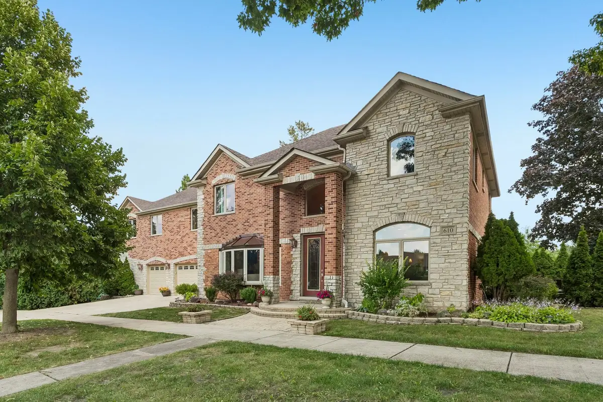 610 W Lonnquist Boulevard, Mount Prospect, IL 60056 - #1