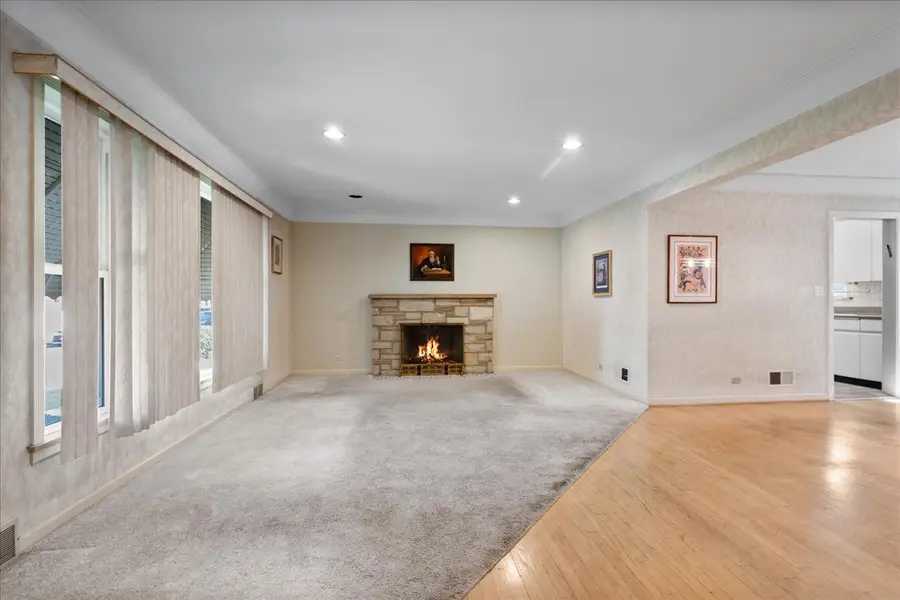 6939 N Francisco Avenue, Chicago, IL 60645 - #2