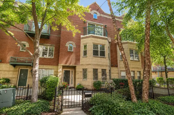 4530 S Woodlawn Avenue #305, Chicago, IL 60653