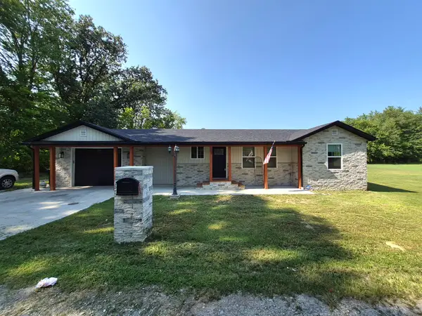 509 W Maple Street, Buckner, IL 62819
