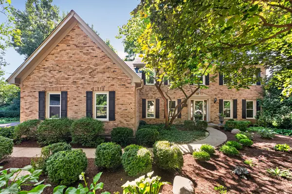 1315 Hawkins Court, St. Charles, IL 60174
