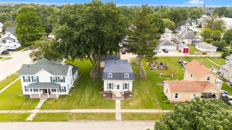 409 9th Street, De Witt, IA 52742 - #3