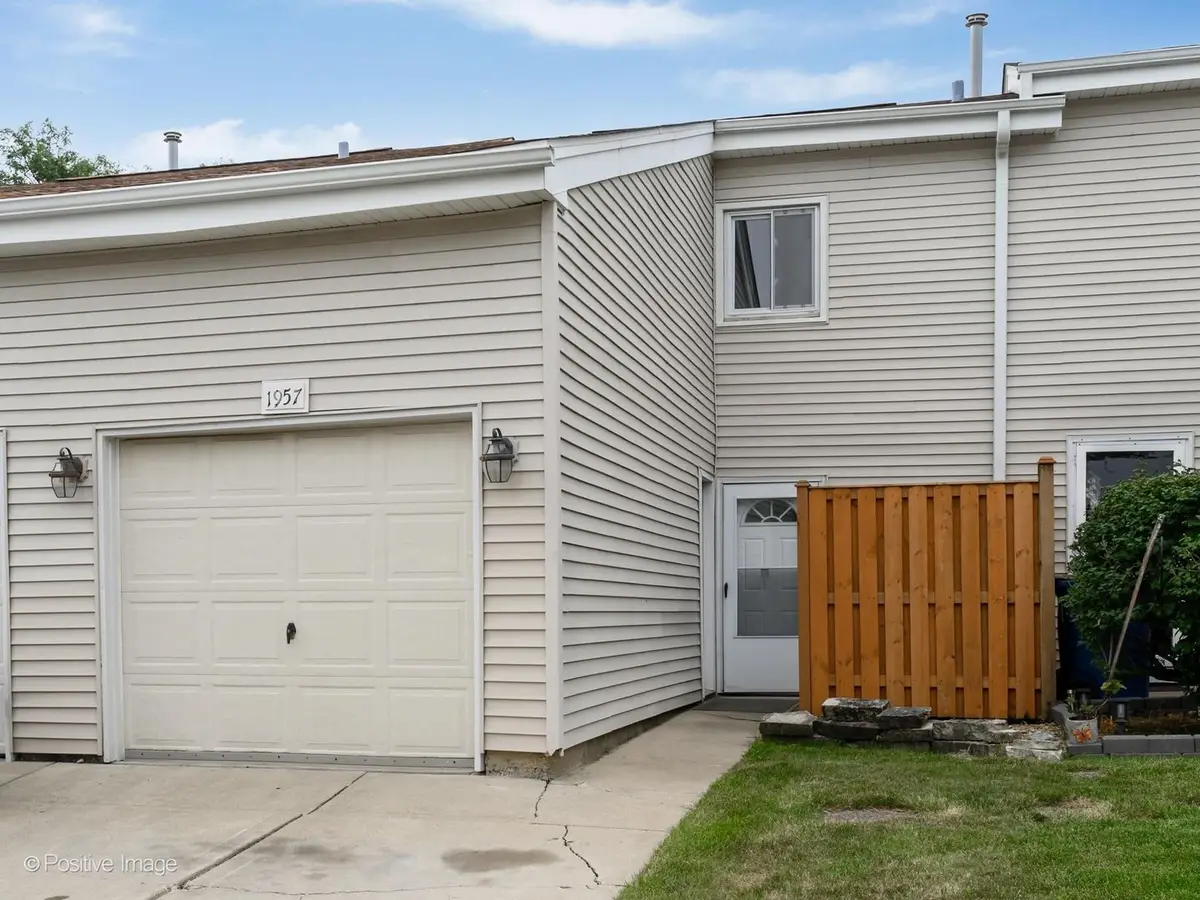 1957 Wildwood Circle, Glendale Heights, IL 60139 - #1