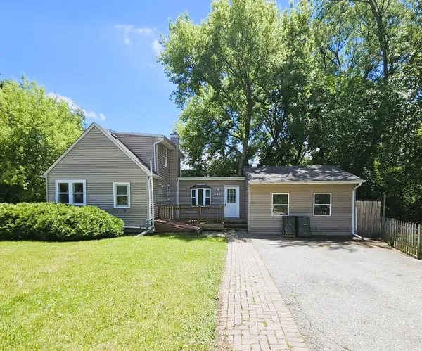 611 Golfview Drive, Round Lake Beach, IL 60073