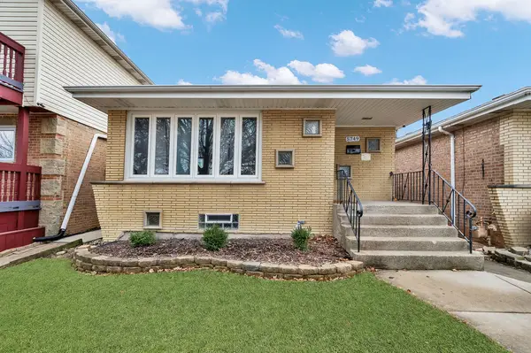 5749 W 63rd Place, Chicago, IL 60638