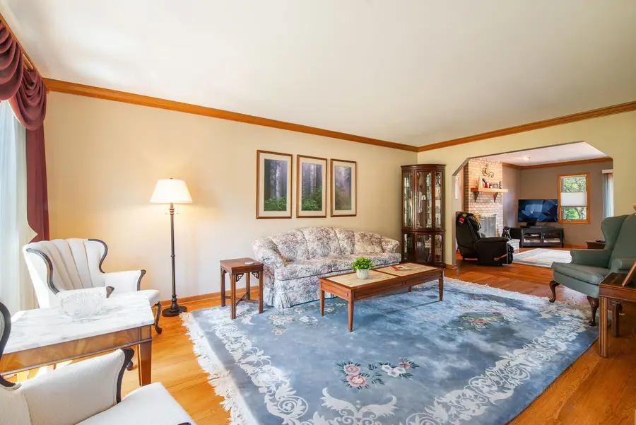 8634 W Park Lane, Niles, IL 60714 - #3