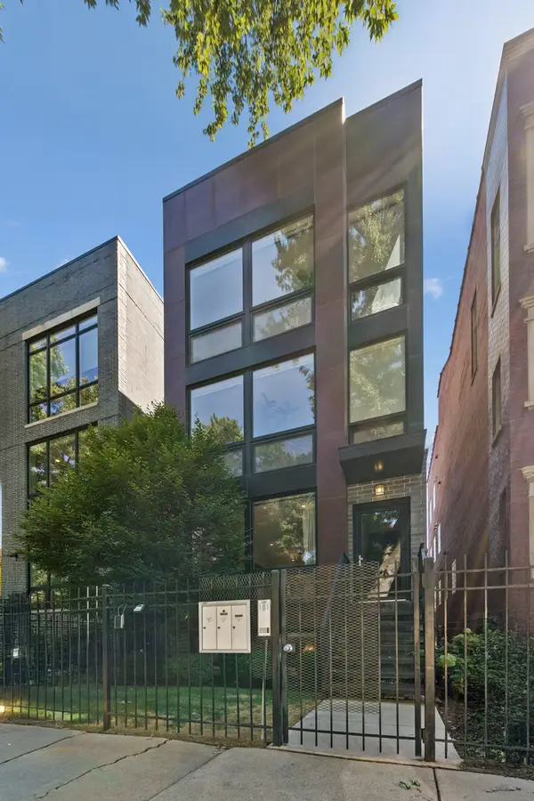 877 N Hermitage Avenue #1, Chicago, IL 60622