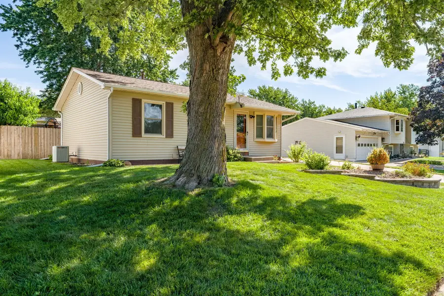 1622 Hitching Post Lane, Davenport, IA 52806 - #3