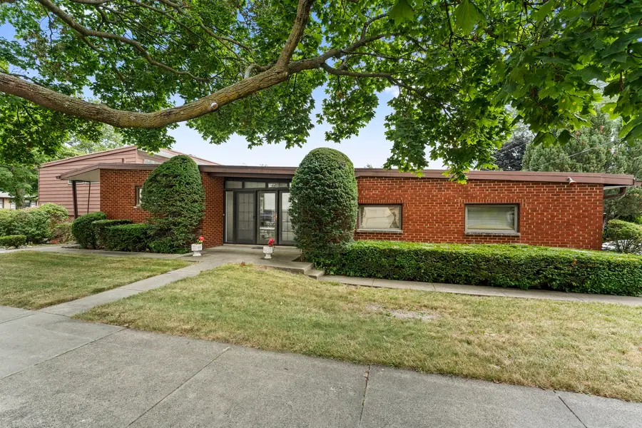 9055 Kenton Avenue, Skokie, IL 60076 - #2