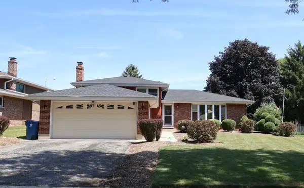 510 W Millns Court, Addison, IL 60101