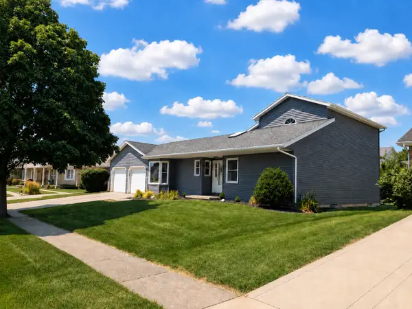 43 Chiswick Circle, Bloomington, IL 61704