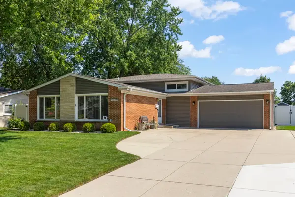 15W621 Diversey Avenue, Elmhurst, IL 60126