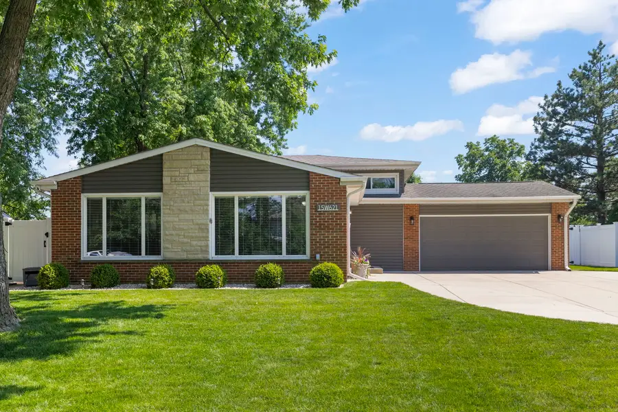 15W621 Diversey Avenue, Elmhurst, IL 60126 - #2