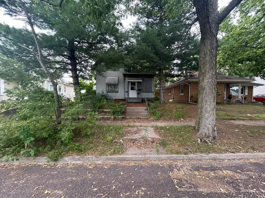1220 S Capitol Street, Pekin, IL 61554 - #2