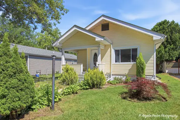638 Myrtle Street N, Waukegan, IL 60085