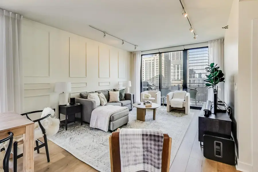 Address Withheld By Seller, Chicago, IL 60654 - #2
