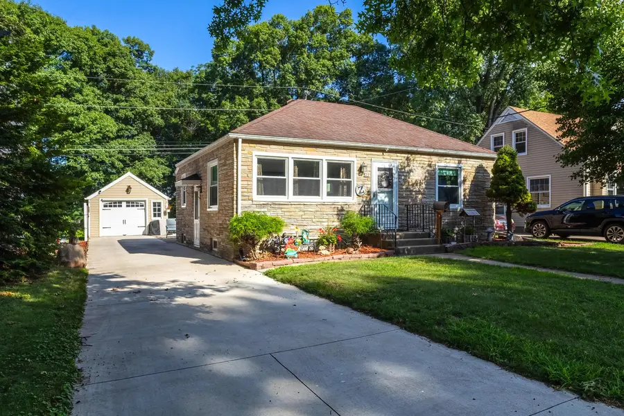 30 Blackhawk Hills Court, Rock Island, IL 61201 - #2